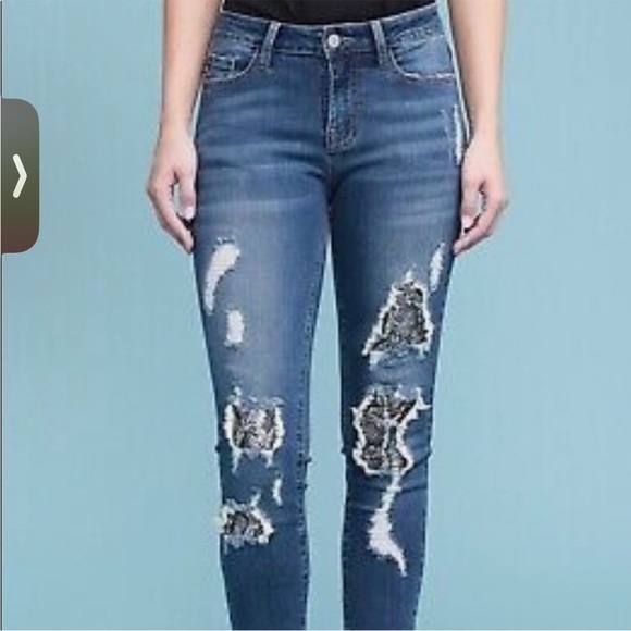 Judy Blue Denim - Judy Blue 7/28 Snake Print Patches Distressed Skinny Jeans